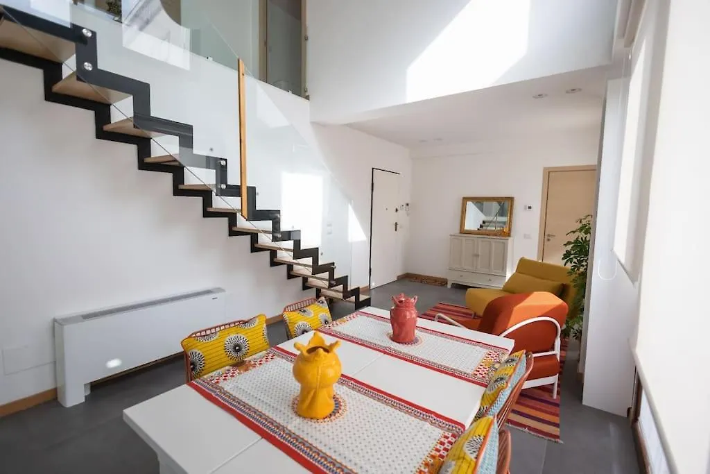 Iflat Corte Seralcadi Palermo 0*,  Italia